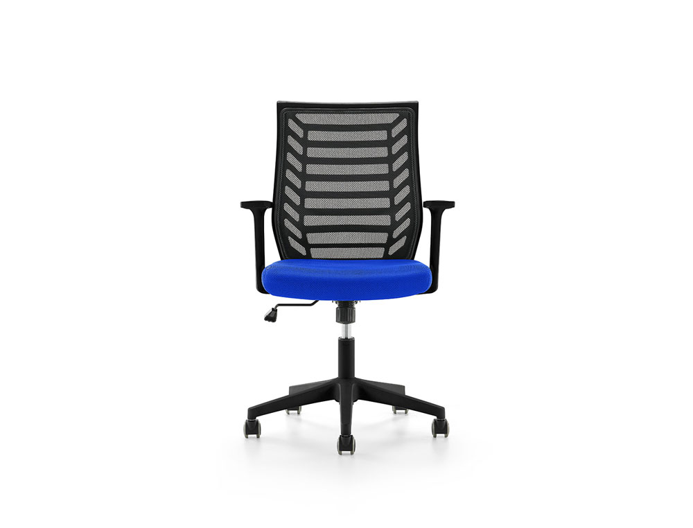 SILLA ROCADA DE OFICINA CON BRAZOS RESPALDO EN MALLA TRANSPIRABLE Y ASIENTO TAPIZADO EN TELA IGNIFUGA